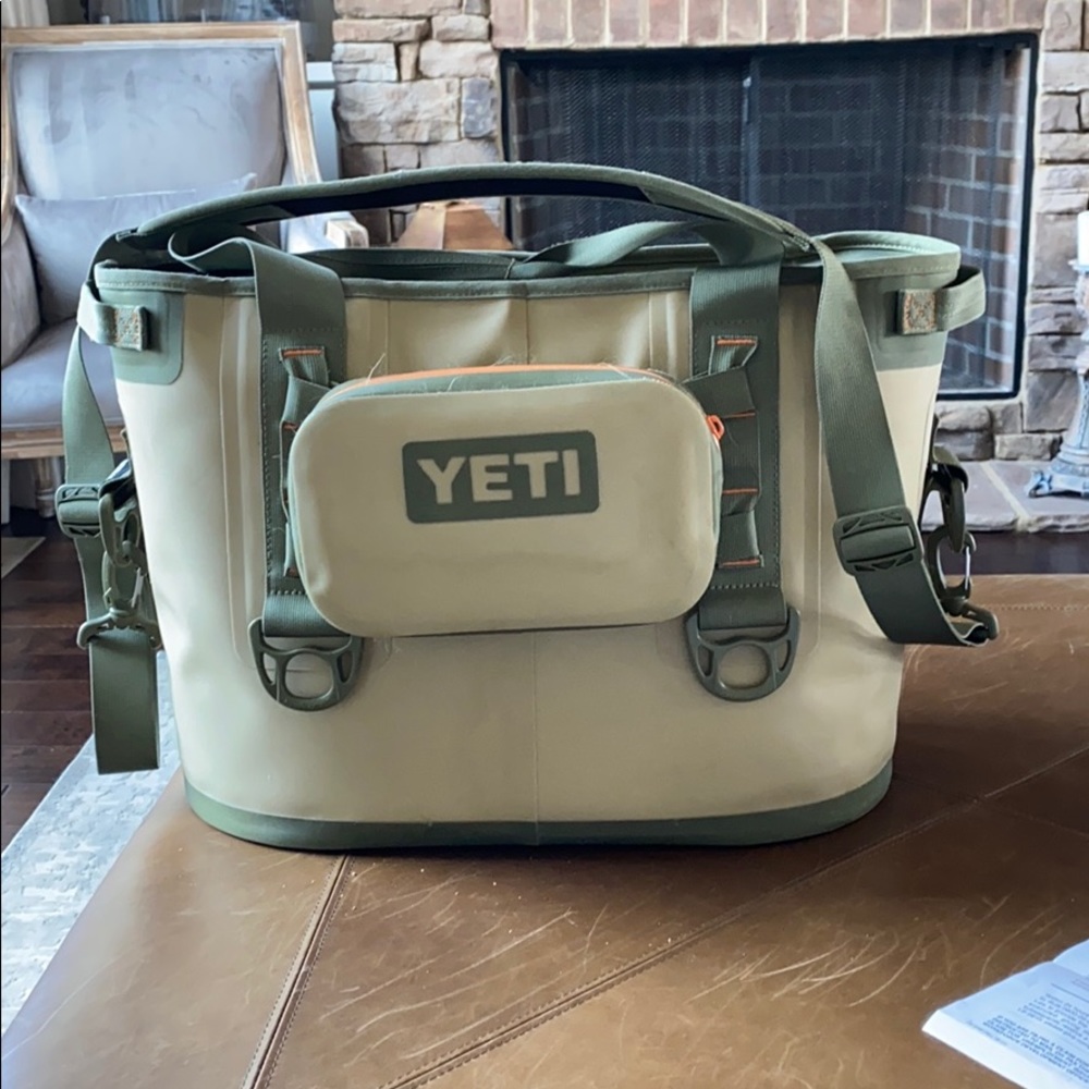 Yeti cooler hopper 20